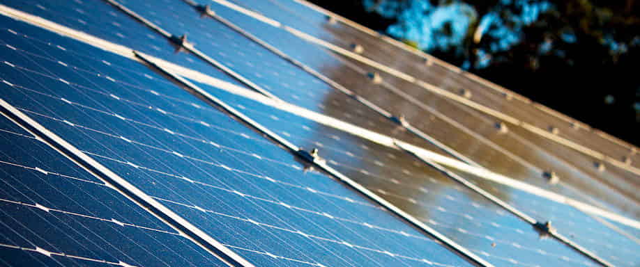 España e India firman un acuerdo de colaboración para la promoción de la energía solar