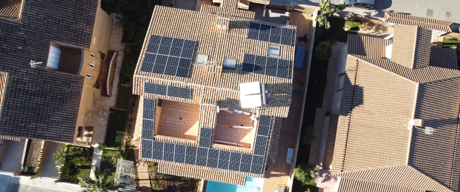Instalación 2 en 1 con JA Solar y Huawei en Valencia